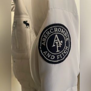 Abercrombie outerwear Medium beige. Very comfortable, great condition.